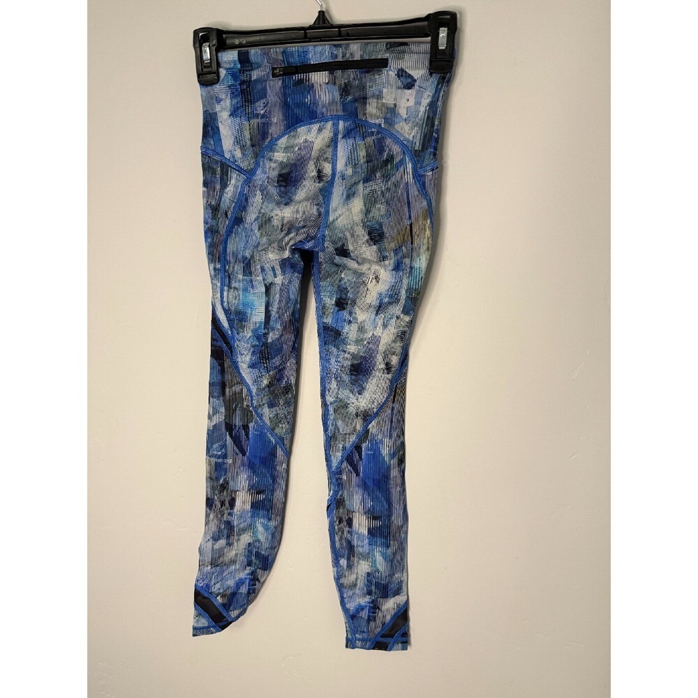 Lululemon Run On Pace 7/8 High Rise Mesh Panels Blue Abstract Print Size 2 - Picture 5 of 6